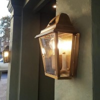 Latarnia naścienna St James - 1 źródło światła - Postarzany mosiądz