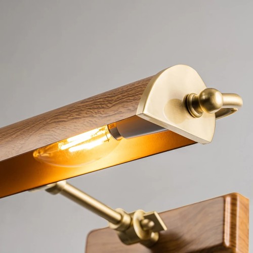 Średnia obrazówka Winchfield - 2 źródła światła - Postarzany mosiądz, imitacja drewna (dąb)