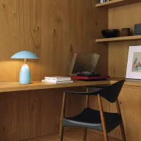 Bezprzewodowa lampa stołowa LED Poppy - Jasnoniebieski